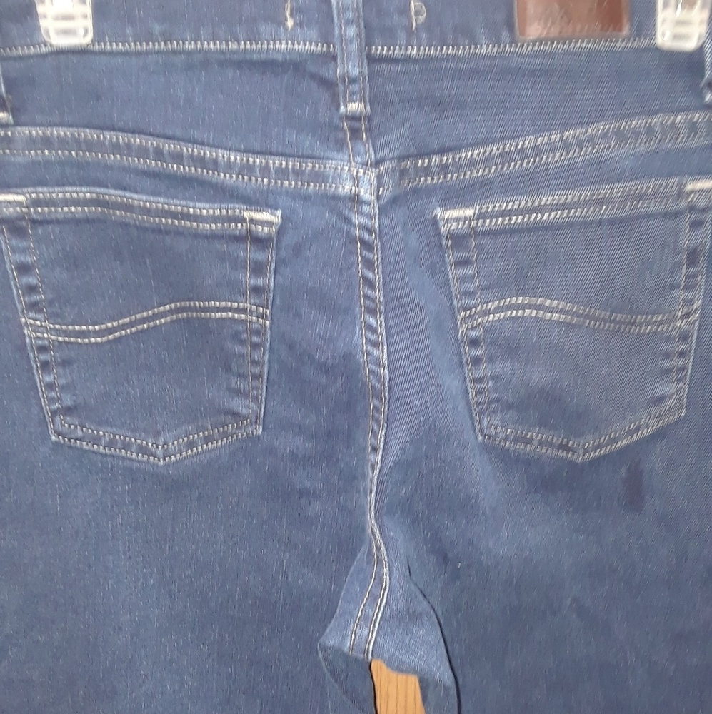 Jeans - Picture 2 of 4